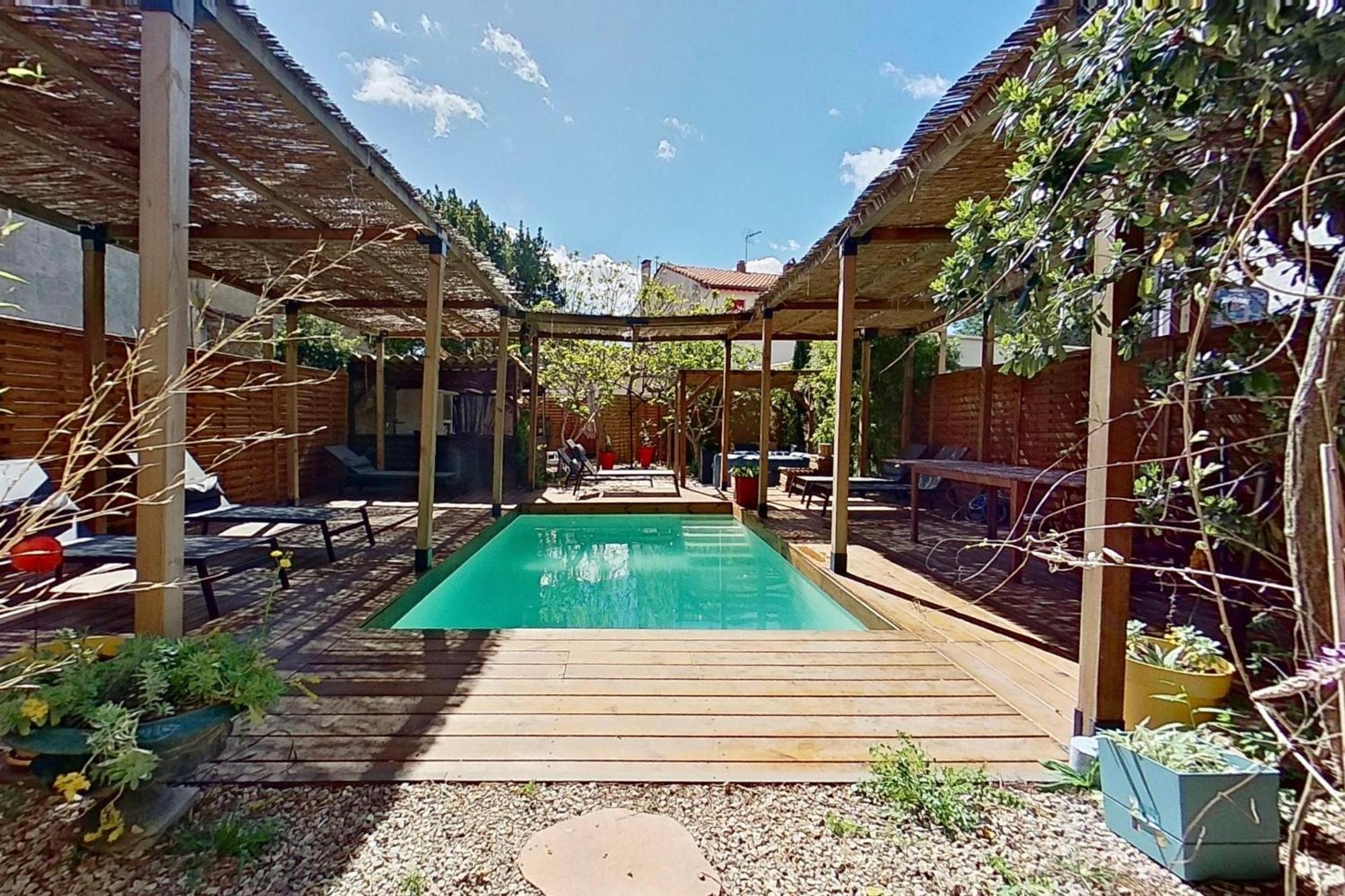 Bed and Breakfast Les 2 Droles D'Oiseaux Luc-sur-Orbieu Exterior foto