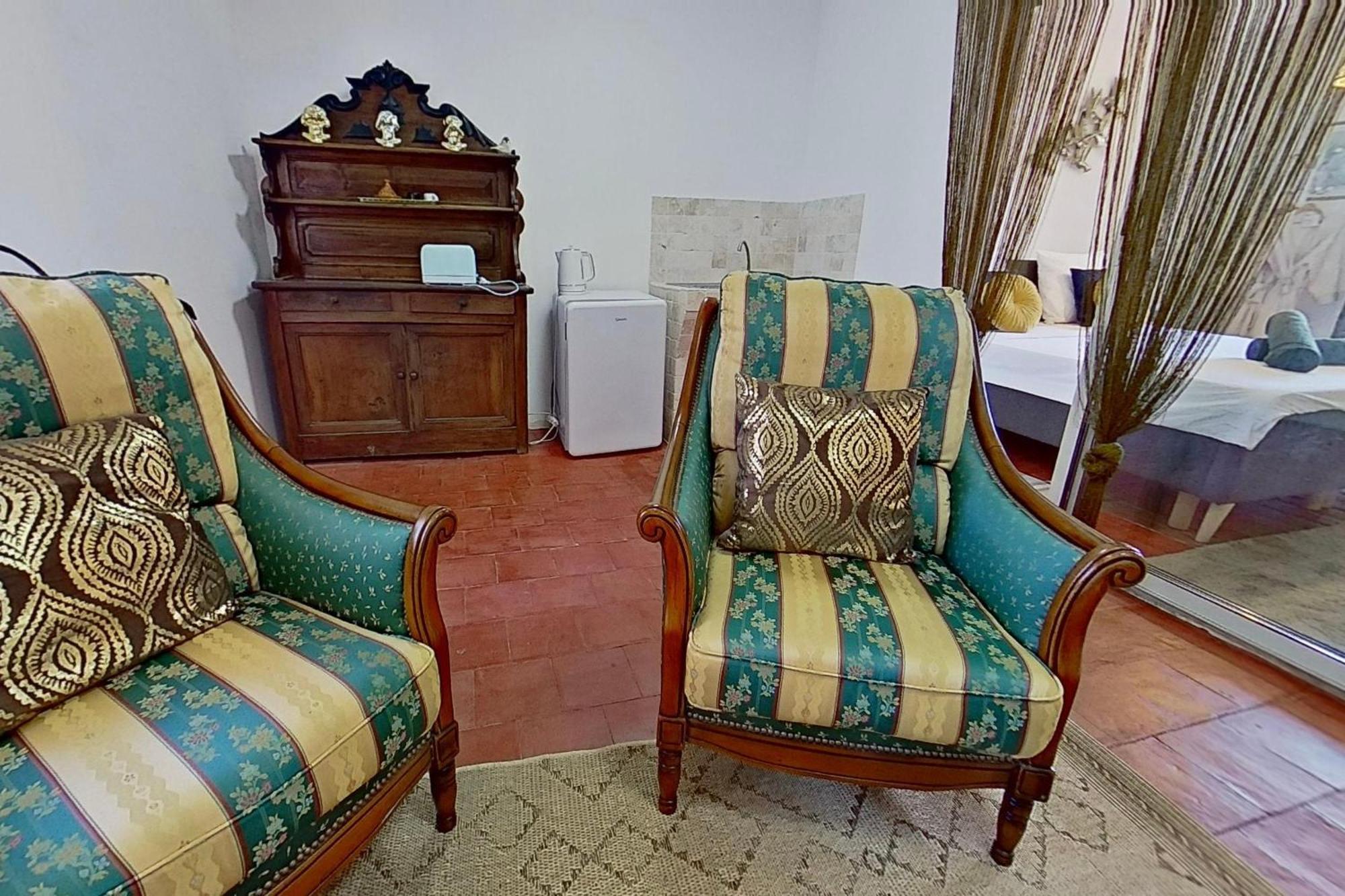 Bed and Breakfast Les 2 Droles D'Oiseaux Luc-sur-Orbieu Exterior foto