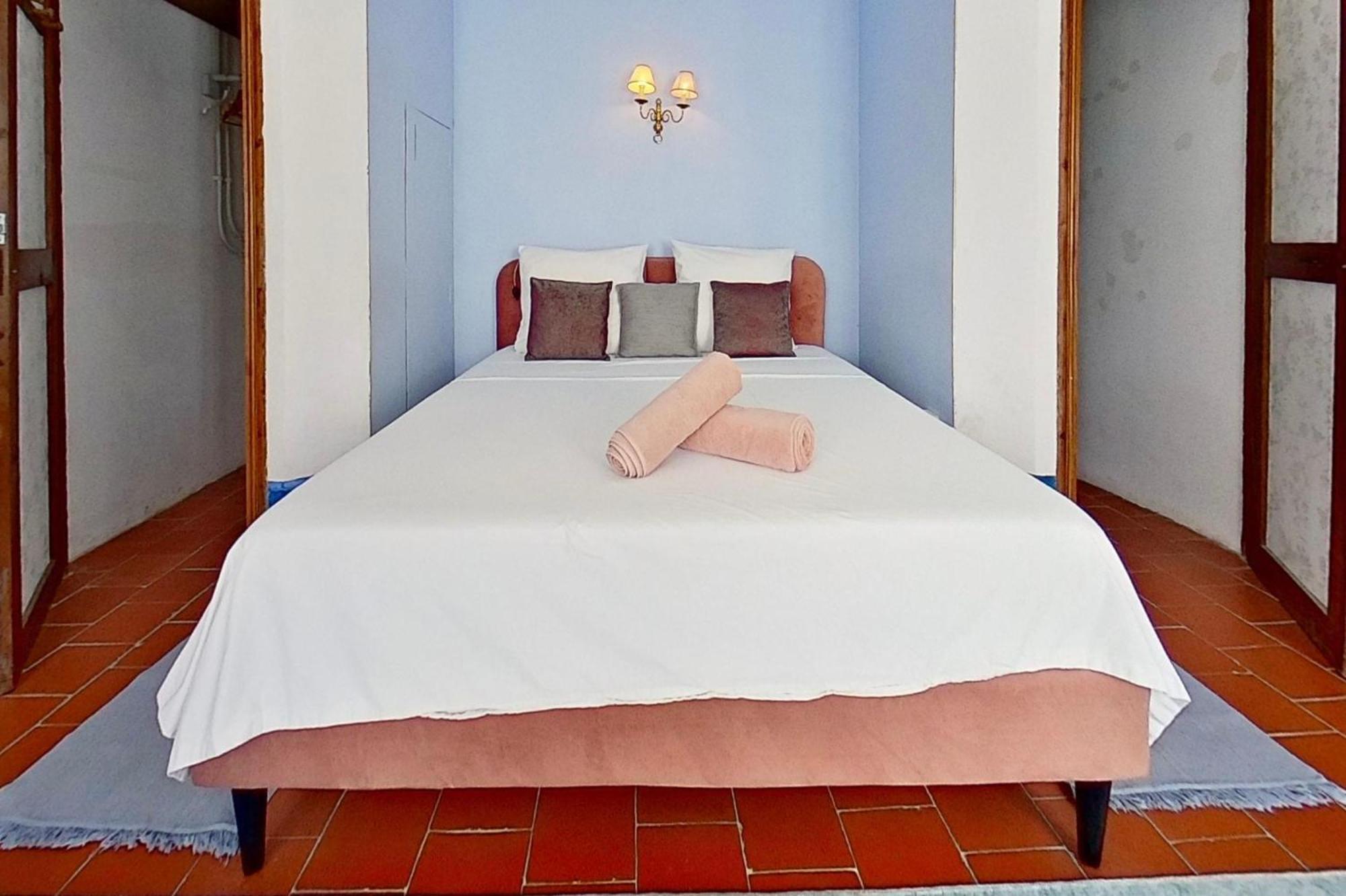Bed and Breakfast Les 2 Droles D'Oiseaux Luc-sur-Orbieu Exterior foto