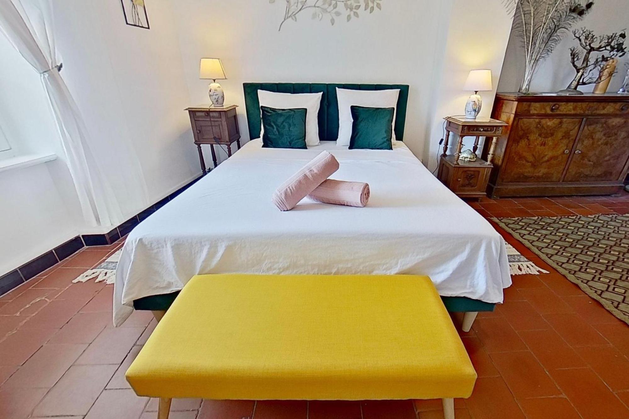 Bed and Breakfast Les 2 Droles D'Oiseaux Luc-sur-Orbieu Exterior foto
